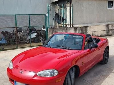 Usata Mazda MX5 110 CV (80 kW) 2001 Rosso Cabrio