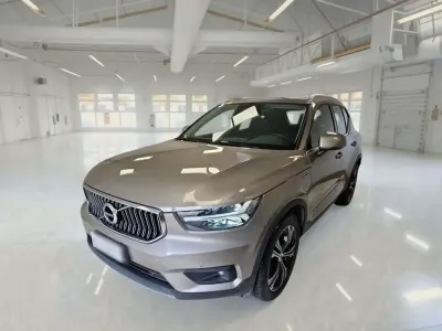 Usata Volvo XC40 179 CV (131 kW) 2021 Grigio SUV