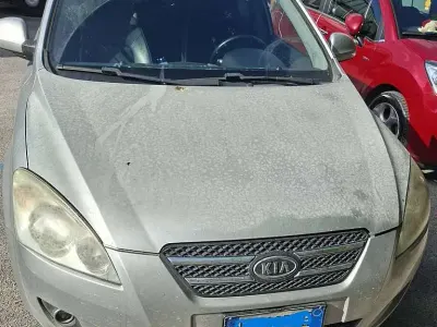 Usata Kia Ceed 116 CV (85 kW) 2007 Argento Utilitaria