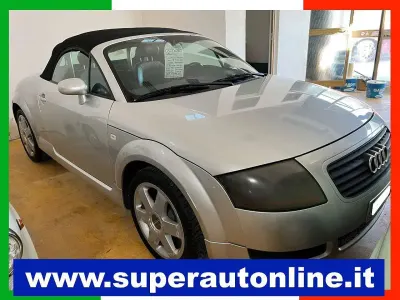 Usata Audi TT Roadster 180 CV (132 kW) 2001 Argento metallizzato Cabrio