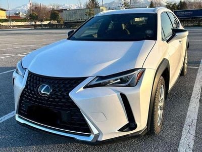 Usata Lexus UX 250h Executive Line 184 CV (135 kW) 2019 Bianco SUV
