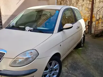 Usata Lancia Ypsilon 69 CV (50 kW) 2003 Utilitaria