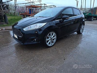Usata Ford Fiesta Titanium 75 CV (55 kW) 2017 Nero Berlina