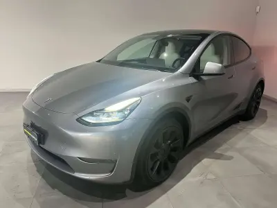 Usata Tesla Model Y Performance 189 kW (258 CV) 2023 Grigio SUV