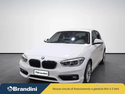 Usata BMW 116 Sport Line 109 CV (80 kW) 2019 Alpinweiss iii pastello Utilitaria