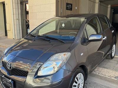 Nero Usata 2010 Toyota Yaris Sol Berlina | 5150 € (Buon prezzo)