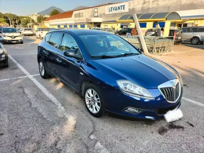 Usata Lancia Delta Gold 120 CV (88 kW) 2009 Bluazzurro Utilitaria