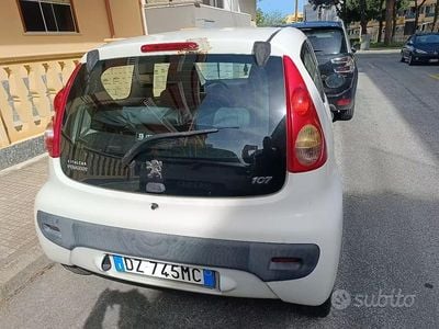 Usata Peugeot 107 68 CV (50 kW) 2009 Bianco Utilitaria