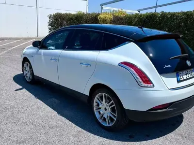 Usata Lancia Delta 120 CV (88 kW) 2010 Bianco Utilitaria