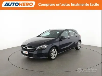 Usata Mercedes A180 109 CV (80 kW) 2017 Bluazzurro Utilitaria