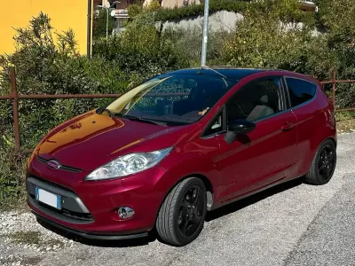 Usata Ford Fiesta 82 CV (60 kW) 2009 Rosso Berlina