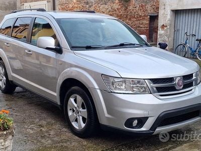 Usata Fiat Freemont Lounge 140 CV (102 kW) 2011 Grigio SUV
