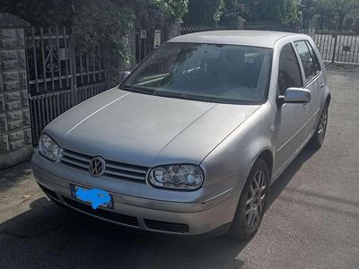 Usata VW Golf IV 105 CV (77 kW) 2003 Argento Berlina