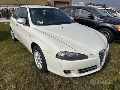 Usata Alfa Romeo 147 Progression 2010 Bianco Utilitaria