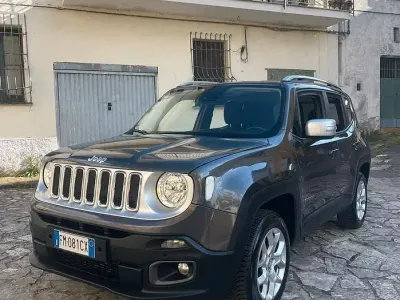 Usata Jeep Renegade Limited 140 CV (102 kW) 2017 Grigio SUV