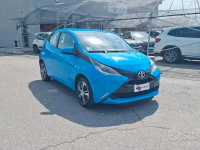 Usata Toyota Aygo Cool 69 CV (50 kW) 2017 Bluazzurro Utilitaria