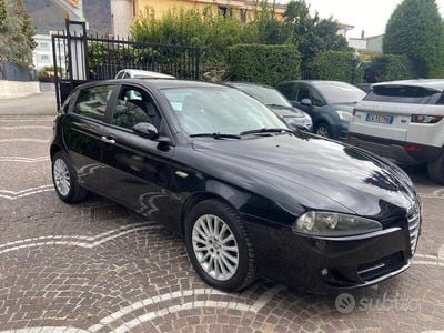Nero Usata 2007 Alfa Romeo 147 Distinctive Utilitaria | 2900 € (Buon prezzo)