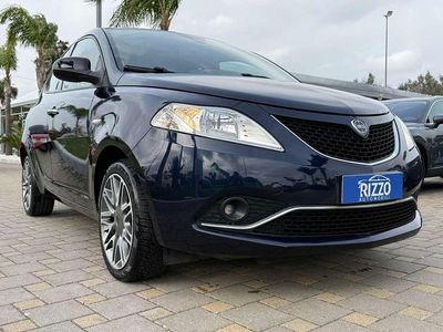 Usata Lancia Ypsilon Gold 69 CV (50 kW) 2012 Bianco Utilitaria