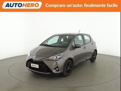 Usata Toyota Yaris Active 111 CV (81 kW) 2019 Grigio Berlina