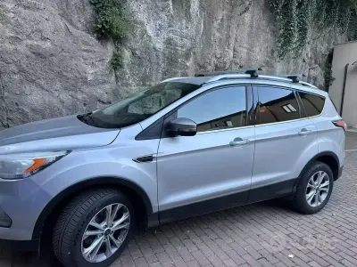 Usata Ford Kuga 120 CV (88 kW) 2017 Grigio SUV