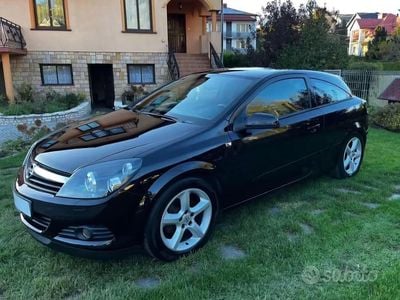Usata Opel Astra GTC 105 CV (77 kW) 2006 Nero Coupé