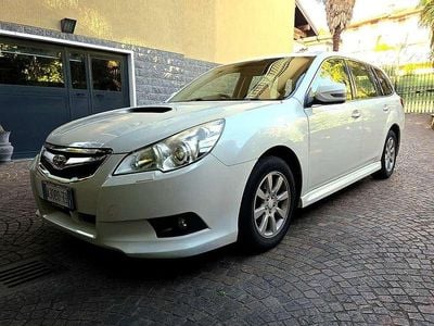 Bianco Usata 2010 Subaru Legacy Active Station wagon | 4499 € (Buon prezzo)