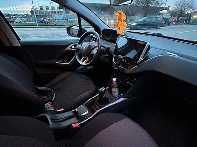 Usata Peugeot 2008 75 CV (55 kW) 2015 Grigio SUV