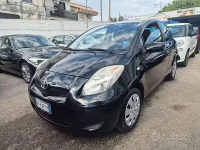 Begagnad Toyota Yaris 100 HK (73 kW) 2010 Svart Halvkombi