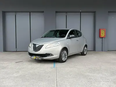 Usata Lancia Ypsilon Gold 69 CV (50 kW) 2012 Marrone Utilitaria