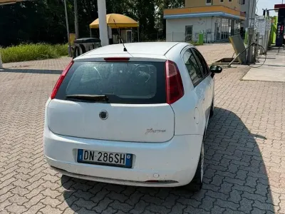 Usata Fiat Punto 75 CV (55 kW) 2008 Utilitaria