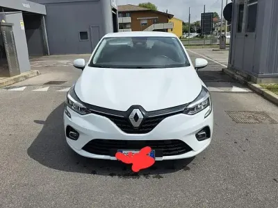 Usata Renault Clio V 86 CV (63 kW) 2020 Bianco Berlina
