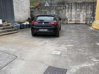Second-hand Alfa Romeo Giulietta Distinctive 105 CP (77 kW) 2012 Hatchback