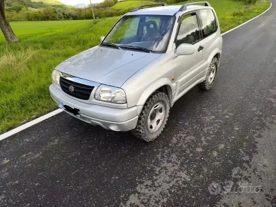 Usata Suzuki Grand Vitara 94 CV (69 kW) 2001 Grigio Station wagon
