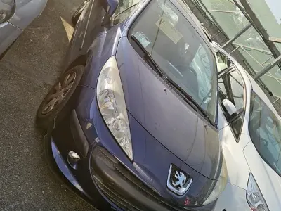 Usata Peugeot 207 Sport 73 CV (53 kW) 2009 Bluazzurro Berlina