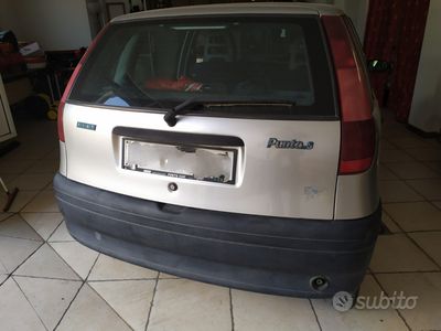 Brugt Fiat Punto S 54 HK (39 kW) 1996 Grå Hatchback