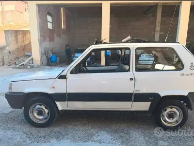 Usata Fiat Panda 4x4 45 CV (33 kW) 1994 Bianco Utilitaria