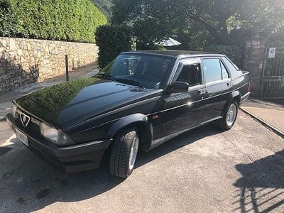Käytetty Alfa Romeo 75 148 HP (108 kW) 1991 Musta Sedan