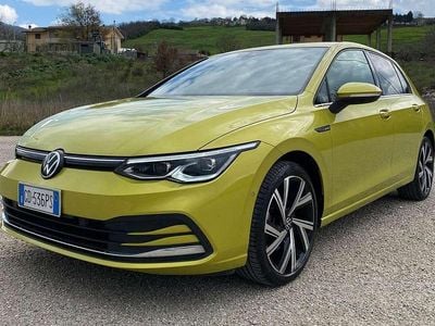 Gebraucht VW Golf VIII Style 131 PS (96 kW) 2021 Gelb Limousine