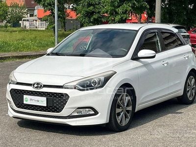 Usata Hyundai i20 Comfort 90 CV (66 kW) 2015 Bianco Utilitaria