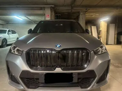 Usata BMW iX1 M Sport 103 kW (141 CV) 2023 Grigio SUV
