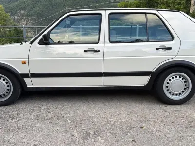 Usata VW Golf II 73 CV (53 kW) 1989 Bianco Utilitaria