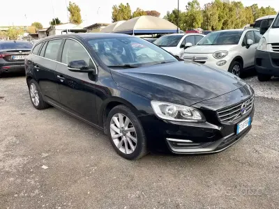 Käytetty Volvo V60 181 HP (133 kW) 2014 Musta Farmari