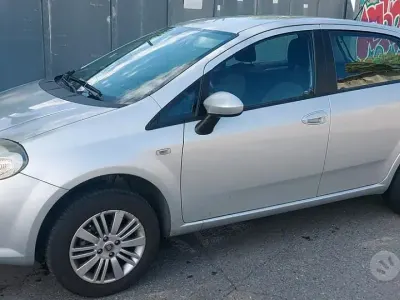 Usata Fiat Grande Punto 77 CV (56 kW) 2011 Grigio Utilitaria