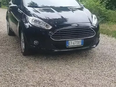 Usata Ford Fiesta 60 CV (44 kW) 2014 Nero Utilitaria