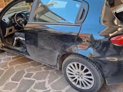 Usata Alfa Romeo 147 105 CV (77 kW) 2007 Nero Utilitaria