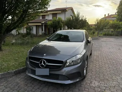 Usata Mercedes A160 Executive 102 CV (75 kW) 2017 Grigio Utilitaria