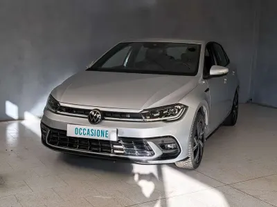 Usata VW Polo R-line 95 CV (69 kW) 2023 Grigio Utilitaria