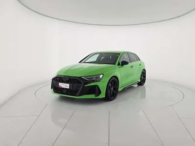 Nuova Audi RS3 400 CV (294 kW) 2026 Verde Berlina