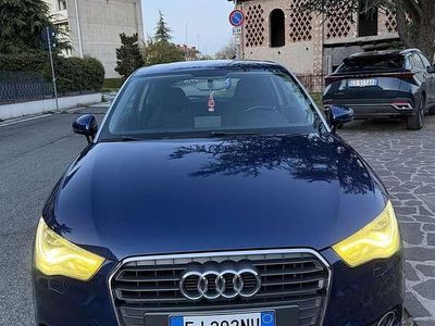 Usata Audi A1 Attraction 105 CV (77 kW) 2011 Blu/azzurro Utilitaria