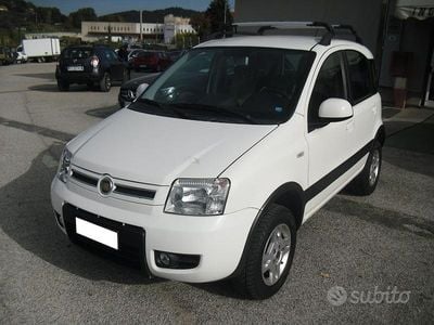 Usata Fiat Panda 4x4 Climbing 75 CV (55 kW) 2012 Bianco Utilitaria